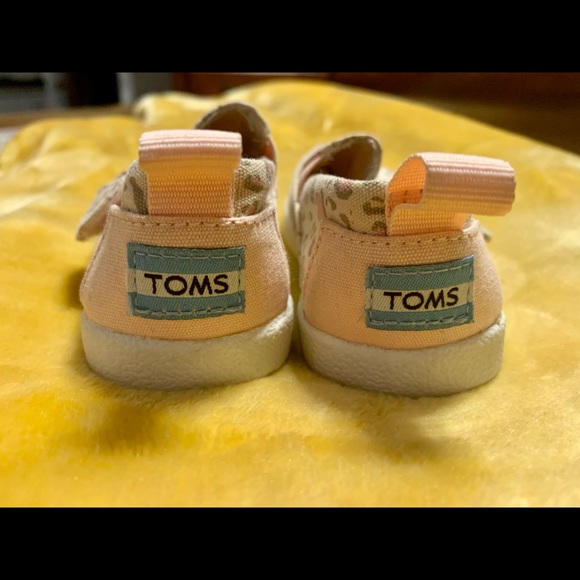 TOMS Animal Print T6 - Picture 4 of 4